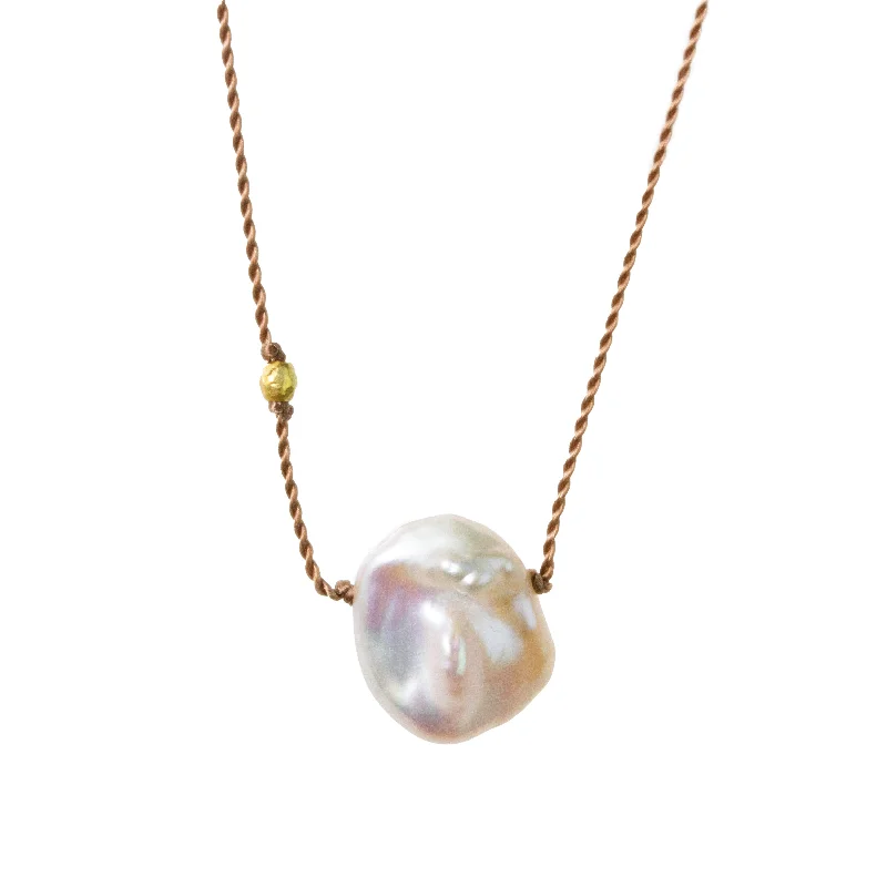 Unique vintage-inspired pendants on necklaces for women who love antique-style jewelry -Pearl Necklace