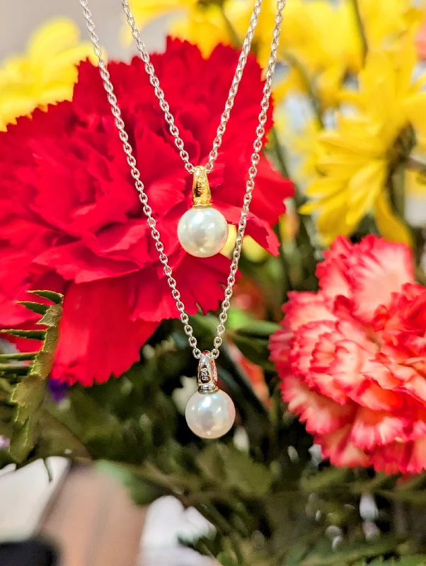 Long pendant necklaces for a stylish accessory with a dramatic flair -Single Pearl Necklace